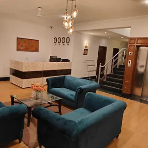 3* Guest house Tavisha Golf Course Mg Road