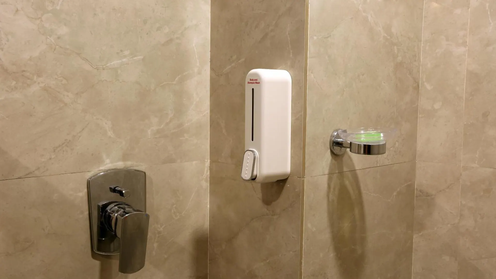 Hotel Sakura By Maps Gurgaon 4*,